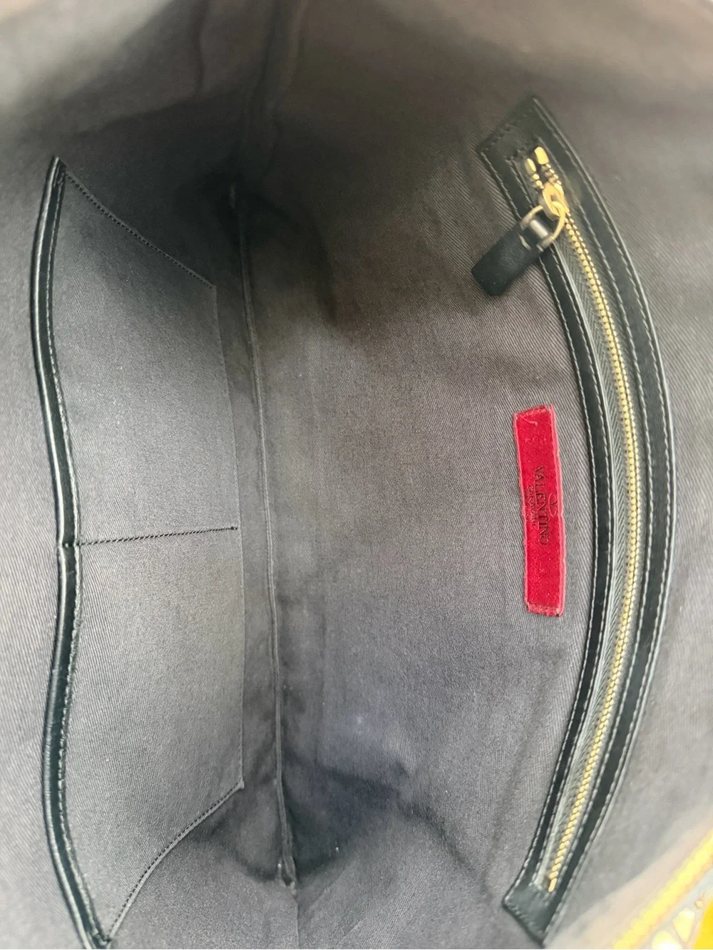 Authentic Valentino Garavani Rockstud Large Leather Clutch